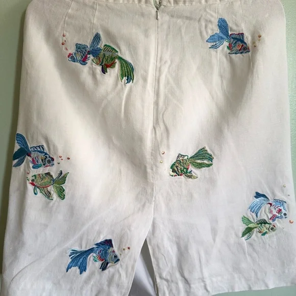 Talbots White Skirt with Colorful Fish Embroidery - Picture 6 of 9